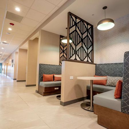 Hampton Inn By Hilton Huntley Chicago Exterior photo