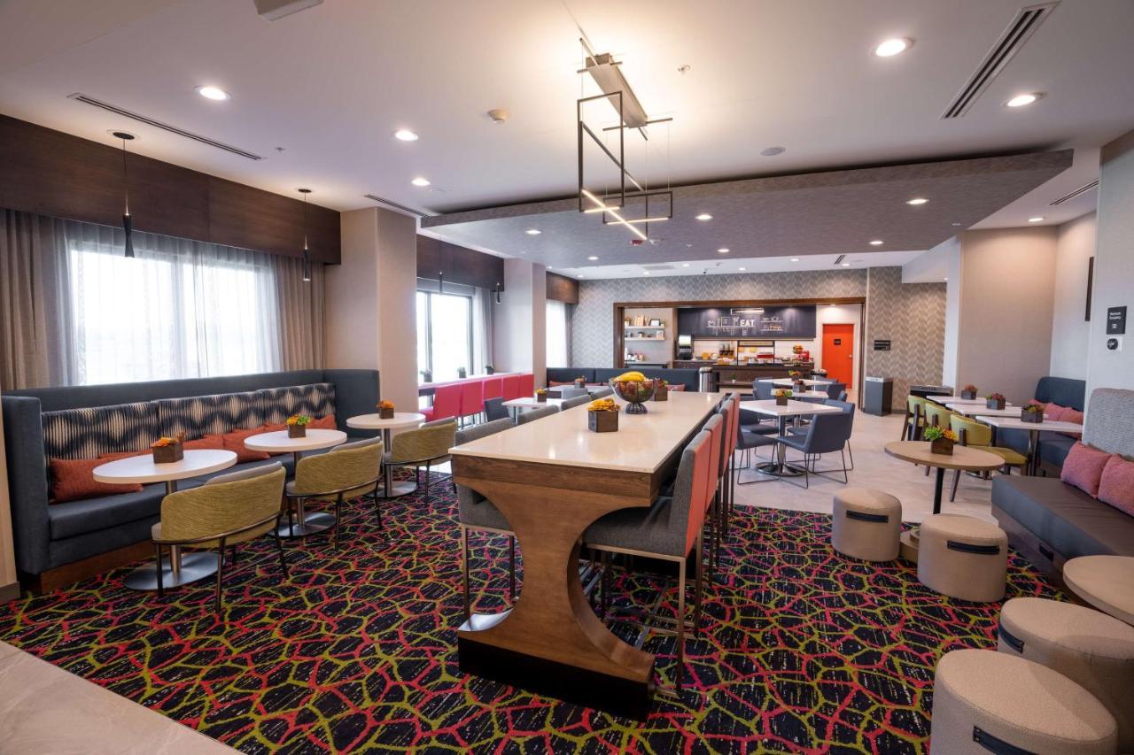 Hampton Inn By Hilton Huntley Chicago Exterior photo