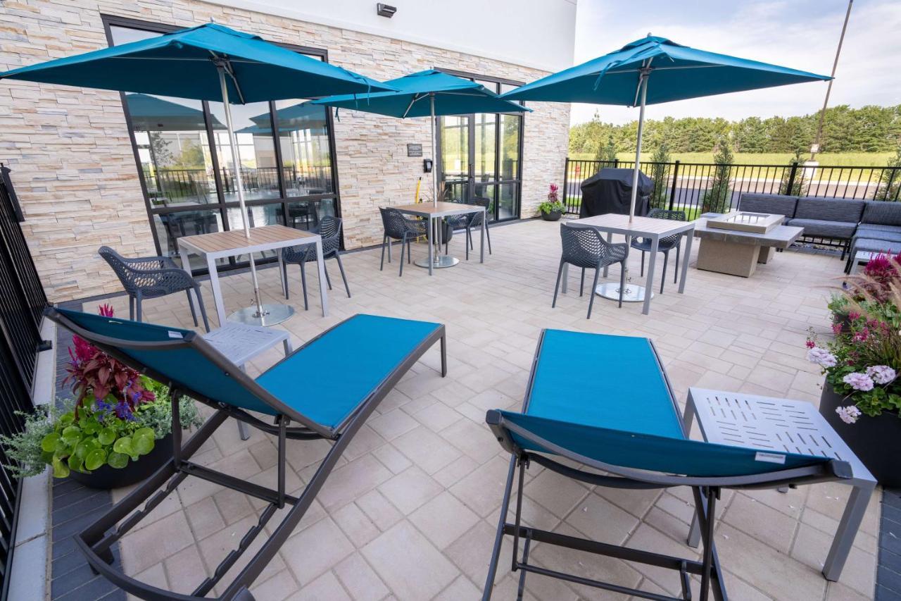 Hampton Inn By Hilton Huntley Chicago Exterior photo