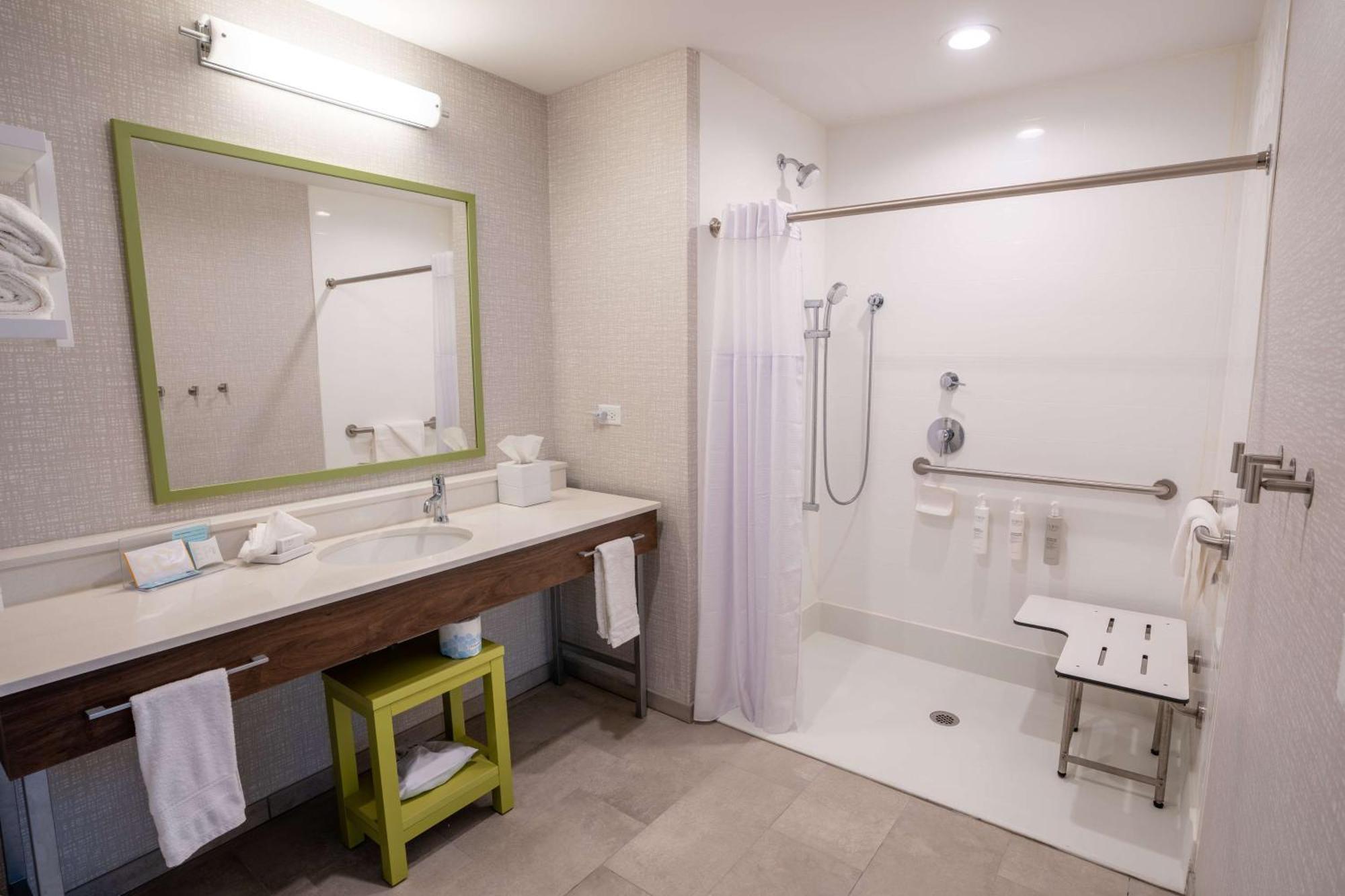 Hampton Inn By Hilton Huntley Chicago Exterior photo